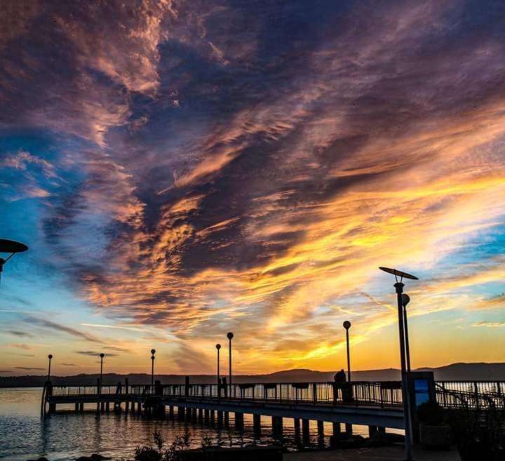 Iride Sul Lago 1 Via Principessa Jolanda 10-Piazza Del Molo อันกุยลารา ซาบาเซีย ภายนอก รูปภาพ