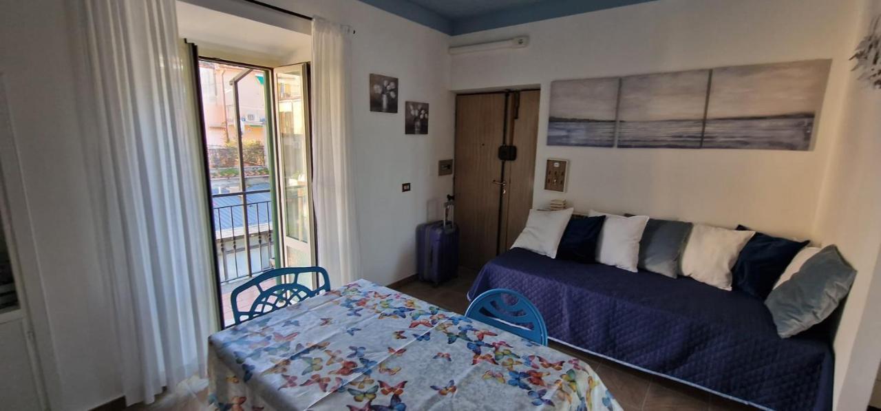Iride Sul Lago 1 Via Principessa Jolanda 10-Piazza Del Molo อันกุยลารา ซาบาเซีย ภายนอก รูปภาพ